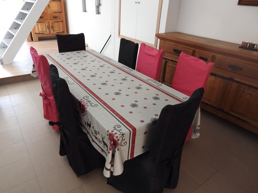 Hotel Les Voisins De Mr Sax Dinant Esterno foto